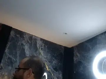 Stripchat Live Sex Cam of Couple_Gold69