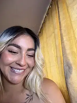 Stripchat Live Sex Cam of Elina_Hills