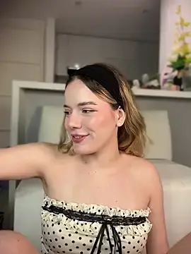 Stripchat Watch Live Sex Cams of NicoleCut