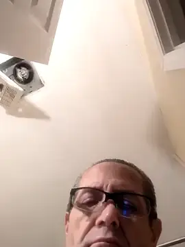Stripchat Nude Webcam of bobby69cock