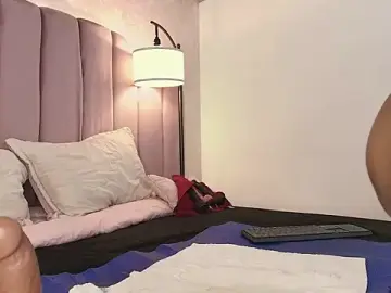 Stripchat Sex Cam of HallyBans