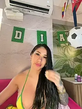 Stripchat Free Porn Cam of kiim_taaylor