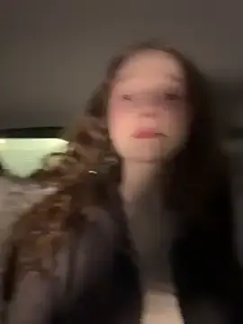 Stripchat Sex Cam of outside_rosy