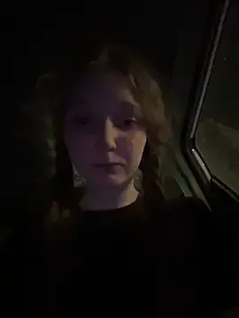 Stripchat Sex Cam of outside_rosy