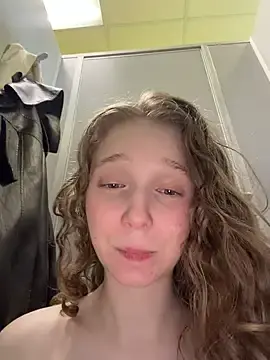 Stripchat Sex Cam of outside_rosy