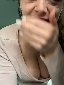 Stripchat Sex Cam of ladywithbigass