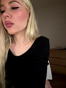 Stripchat Watch Live Sex Cams of xDinnax