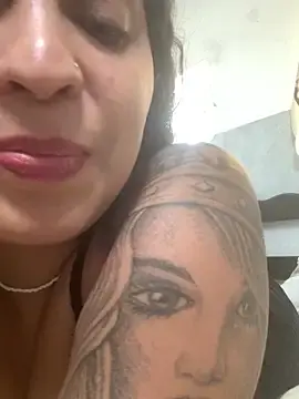 Stripchat Live Sex Cam of Gabrielleof