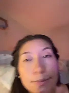 Stripchat Adult Webcam of HelennaMoon_