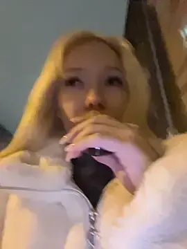 Stripchat Sex Cam of babydolll