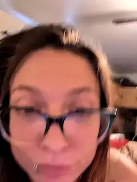 Stripchat Free Porn Cam of YourNotMySupervisor