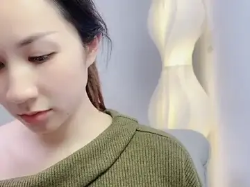 Stripchat Free Porn Cam of lvy-002