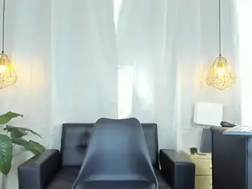 Stripchat Live Sex Cam of NahomiWhitte