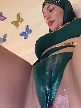 Stripchat Free Porn Cam of _hafsa_