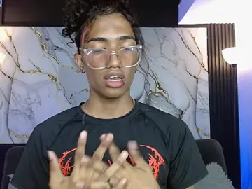 Stripchat Sex Chat of triiangel_latinboy