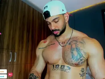 Stripchat Sex Chat of massimo_visconti