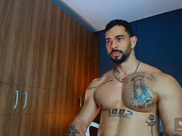 Stripchat Adult Webcams of massimo_visconti