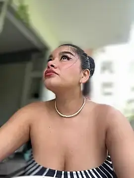 Stripchat Best live sex cam show of Issane_Peru