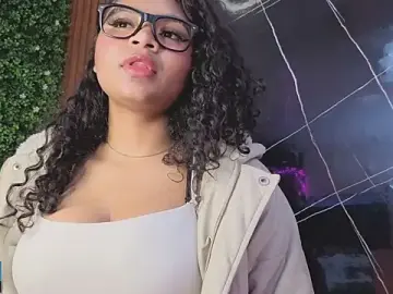 Stripchat Adult Webcam of leidy_morales_