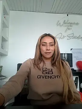 Stripchat Free Live Porn of salome_drasin