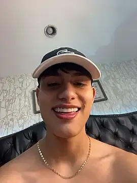 Stripchat Adult Webcam of Lander_Cruz