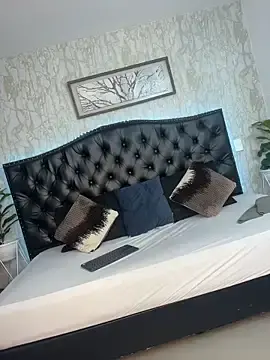 Stripchat Live Sex Cam of Lander_Cruz