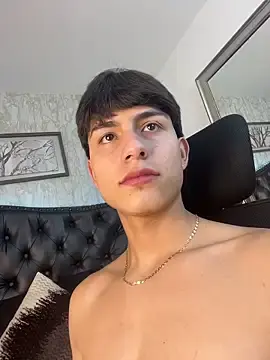 Stripchat Adult Webcam of Lander_Cruz