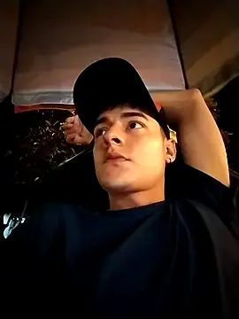 Stripchat Watch Live Sex Cams of attractive-sexx