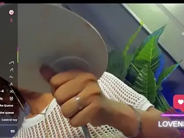 Stripchat Live Sex Cam of Molly_McQueen