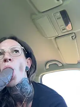 Stripchat Free Live Porn of BrownieyQueen