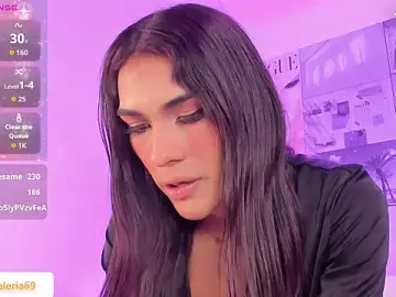 Stripchat Best Webcam of MiaCavallii_