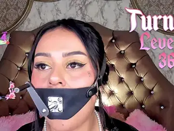 Stripchat Live Sex Cam of SoffiQueen
