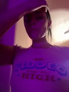 Stripchat Live Sex Cam of KarissaChantelle