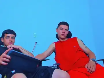 Stripchat Live Sex Cam of Thomas-Wil