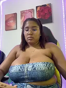 Stripchat Live Porn of morena-2025