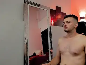 Stripchat Live Sex Cam of Logan_Wolf-js