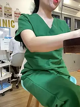 Stripchat Live Sex Cam of Clinic_Sexy