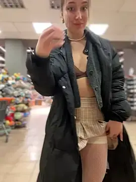 Stripchat Live Sex Cam of ICrazyOneIRL