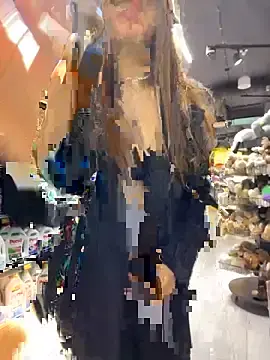 Stripchat Live Sex Cam of ICrazyOneIRL