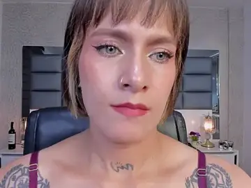 Stripchat Adult Webcam of Mrs_Regina_clk