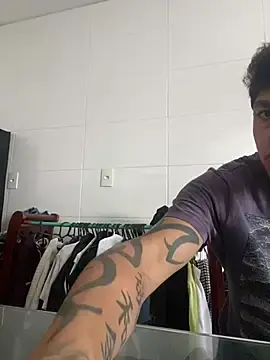Stripchat Live Sex Cam of Tatuadomoreno23cm