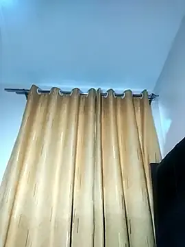 Stripchat Watch Live Sex Cams of Hugemassivebootie