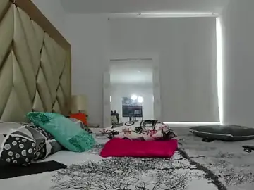 Stripchat Free Live Porn of briana_wonder69xxx