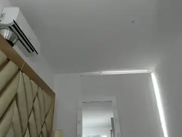 Stripchat Live Porn of briana_wonder69xxx