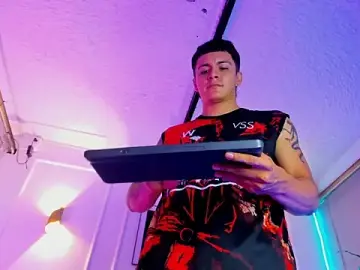 Stripchat Best live sex cam show of Leo_santoro