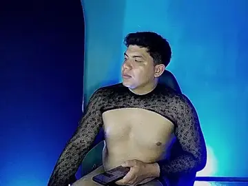 Stripchat Sex Cam of Uriel_Ray