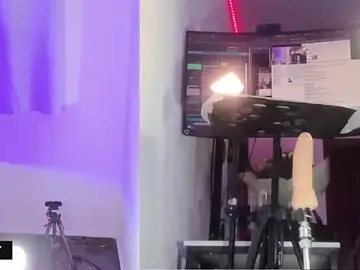 Stripchat Sex Cam of amanda_drawer