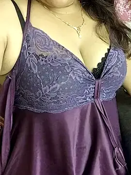 Stripchat Free Porn Cam of joya_bhabi