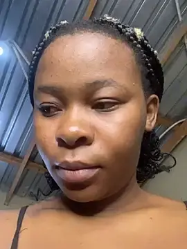 Stripchat Sex Cam of MiyaXo2