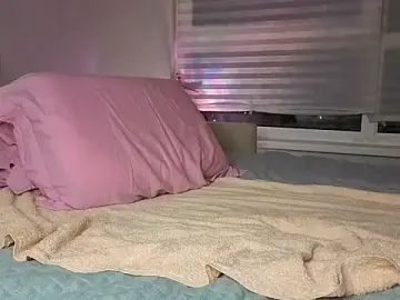 Stripchat Sex Cam of KiraBodrick